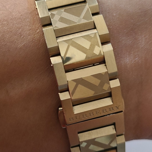 Burberry watches main image 5